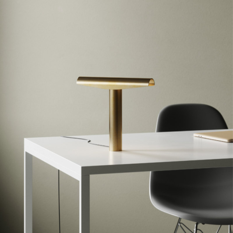 BEEM_29_Tafellamp-messing-met-hood